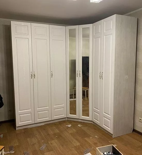 Угловая композиция с фрезеровкой