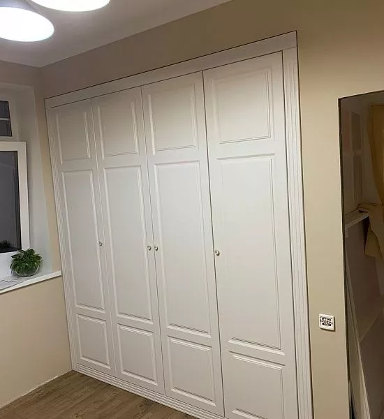 Шкаф в комнату