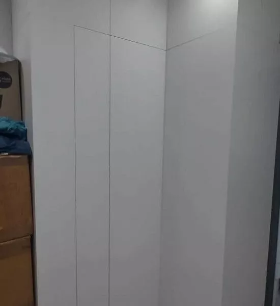 Угловой шкаф в коридор